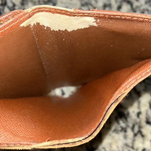 LV Monogram Kisslock Wallet - Picture 8 of 16